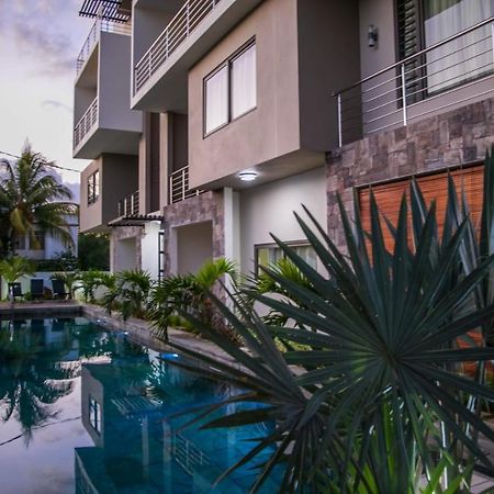 Entire Luxury 3 Bedroom Condo For Rent - Flic-En-Flac - Close To Beach Экстерьер фото