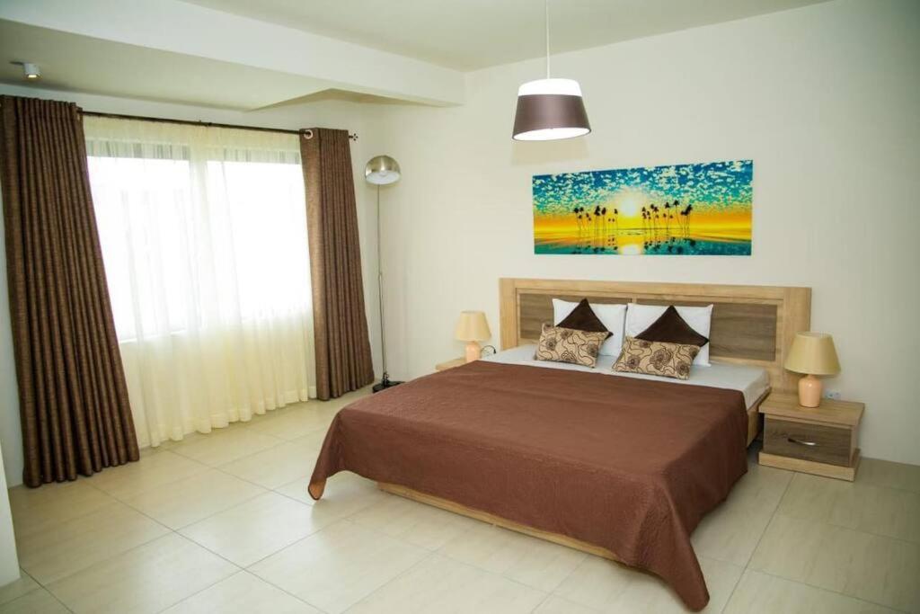 Entire Luxury 3 Bedroom Condo For Rent - Flic-En-Flac - Close To Beach Экстерьер фото