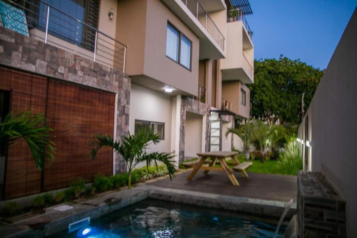 Entire Luxury 3 Bedroom Condo For Rent - Flic-En-Flac - Close To Beach Экстерьер фото