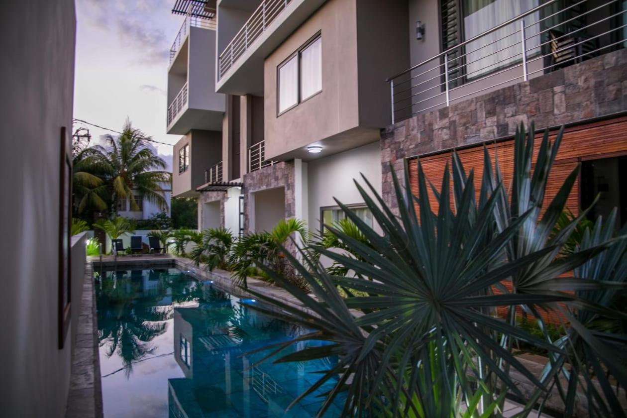 Entire Luxury 3 Bedroom Condo For Rent - Flic-En-Flac - Close To Beach Экстерьер фото
